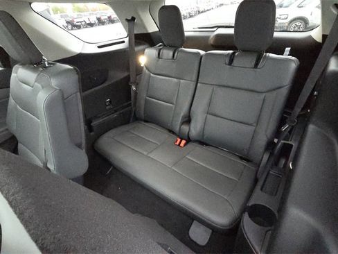 Used 2025 Ford Explorer Active w/ Active Comfort Package image 29