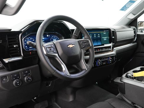 Used 2023 Chevrolet Silverado 1500 LT AWD/4WD image 25