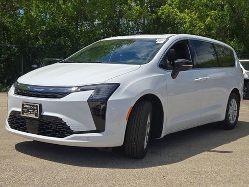 New 2027 Chrysler Pacifica Select FWD image 5