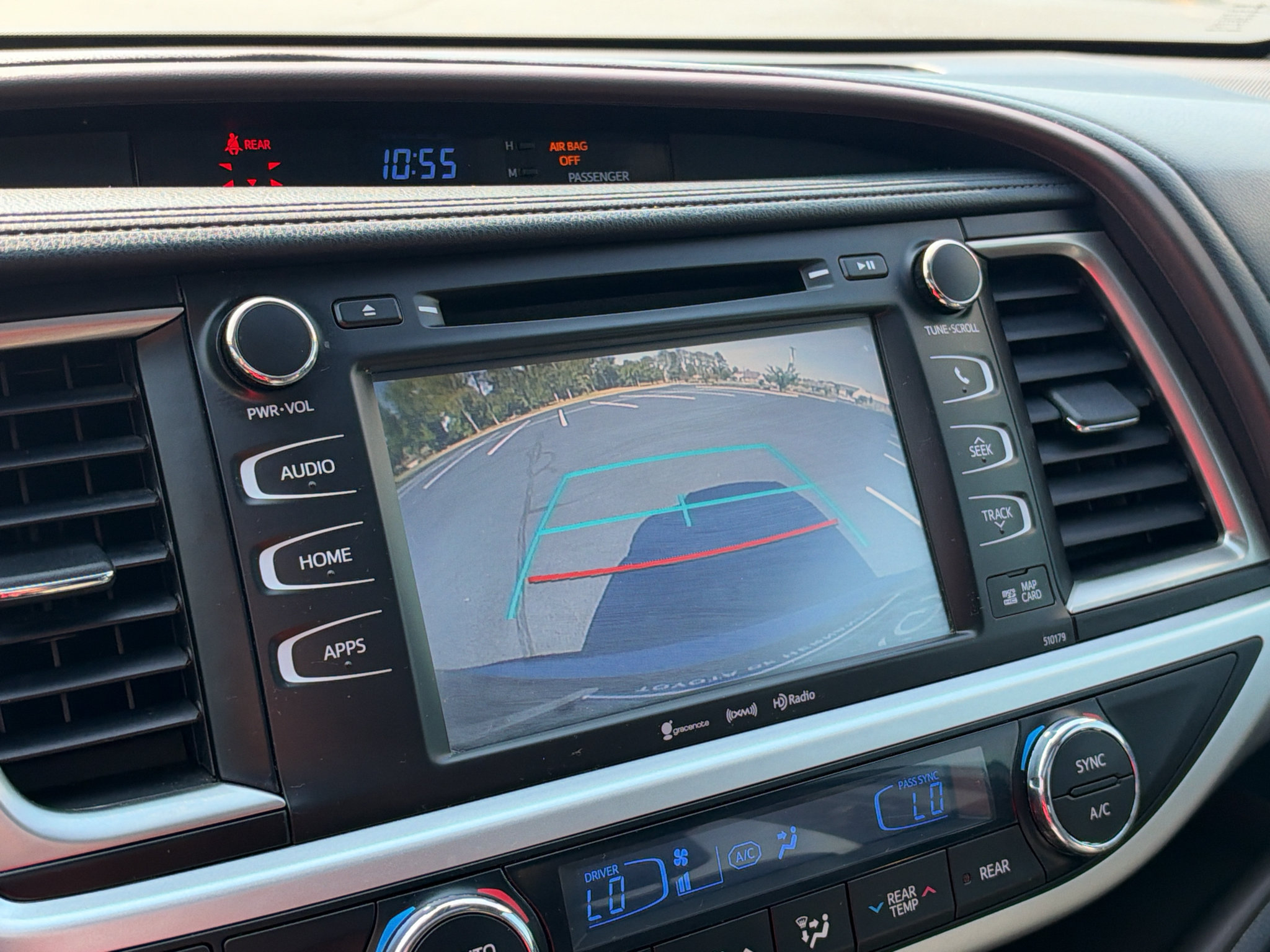 Used 2018 Toyota Highlander XLE FWD image 25