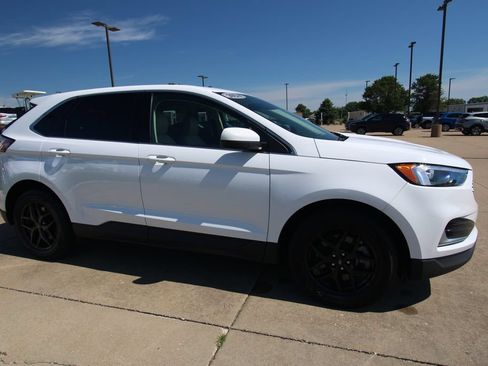 Used 2024 Ford Edge SEL AWD/4WD image 3