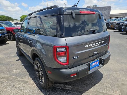New 2026 Ford Bronco Sport Outer Banks AWD/4WD image 9