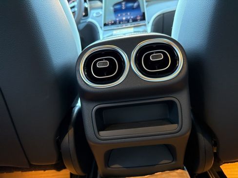 New 2026 Mercedes-Benz GLC 300 4MATIC image 18