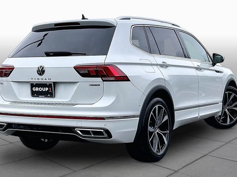 Used 2022 Volkswagen Tiguan SEL R-Line AWD/4WD image 13