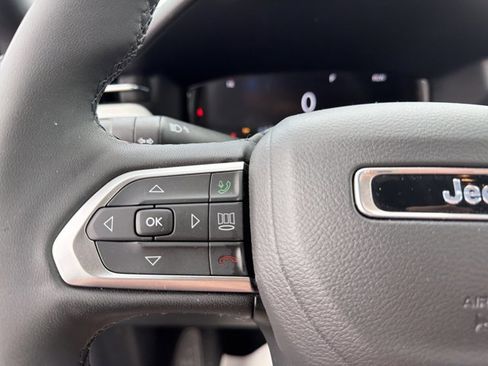 Used 2025 Jeep Compass Limited w/ Elite Group AWD/4WD image 19
