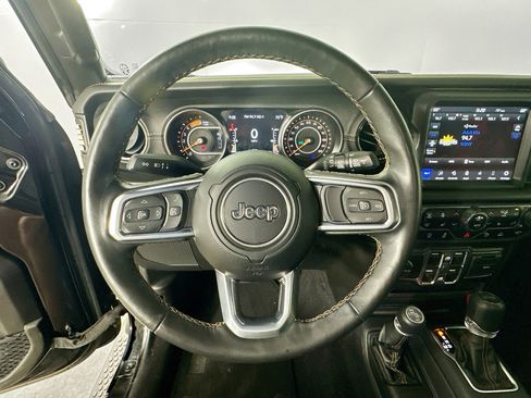 Certified 2022 Jeep Wrangler Unlimited Sahara AWD/4WD image 11