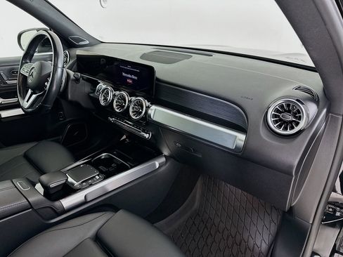 Used 2023 Mercedes-Benz GLB 250 4MATIC image 32