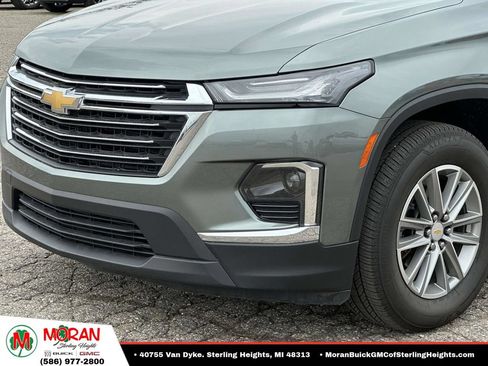 Used 2023 Chevrolet Traverse LT FWD image 8