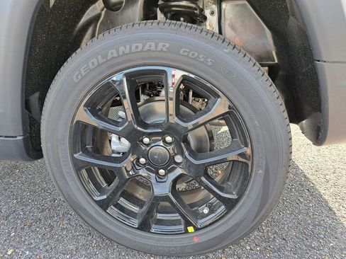 New 2026 Jeep Compass Latitude image 28