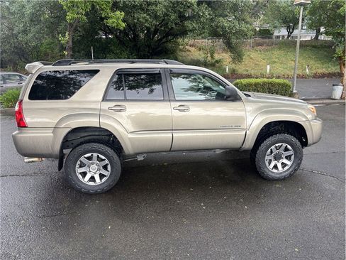 Used 2007 Toyota 4Runner Limited image 8