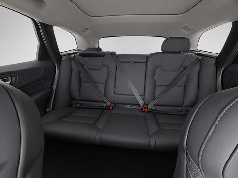 Certified 2026 Volvo XC60 B5 Plus w/ Protection Package Premier AWD/4WD image 18