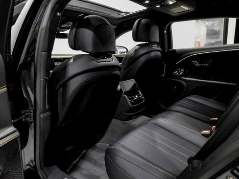 Used 2024 Bentley Flying Spur V8 image 37