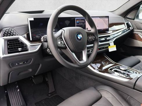 Used 2026 BMW X5 xDrive50e w/ Premium Package AWD/4WD image 3
