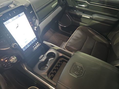 Used 2024 RAM 1500 Laramie AWD/4WD image 22