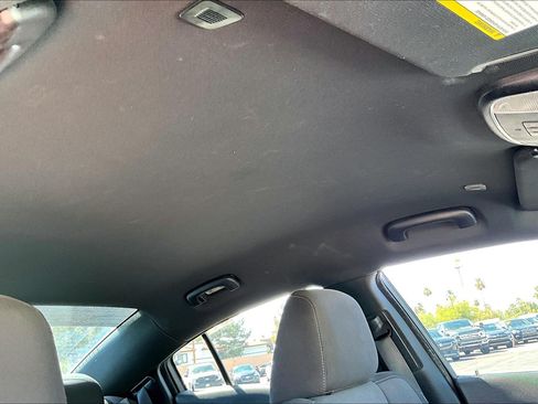 Used 2018 Dodge Charger R/T RWD image 15