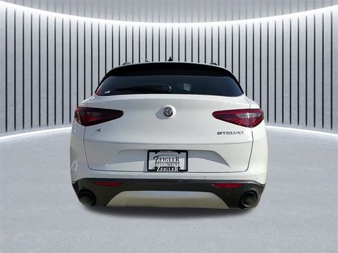 Used 2022 Alfa Romeo Stelvio Ti image 4