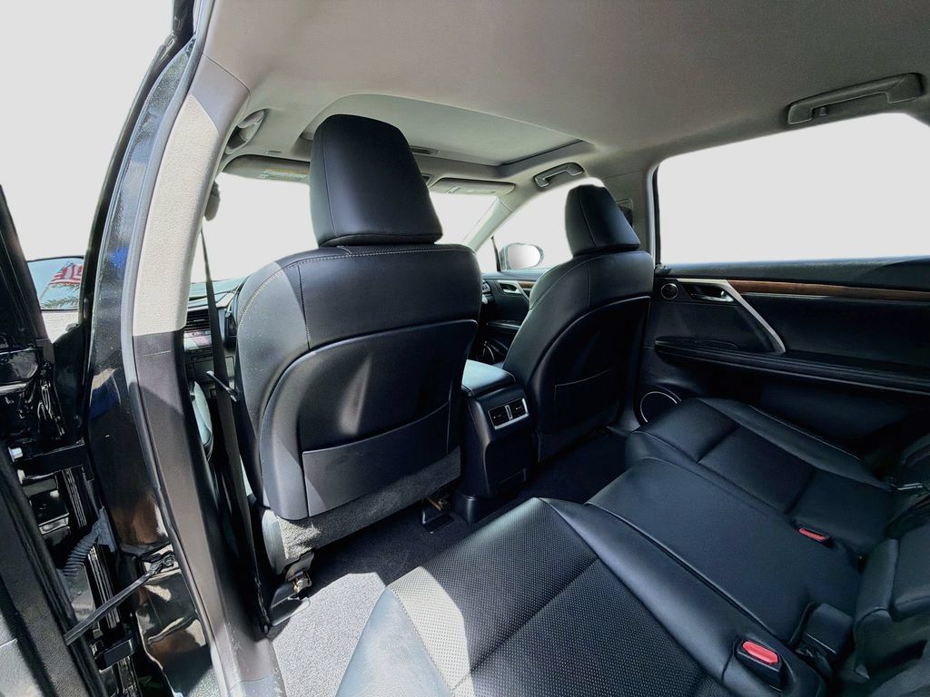 Used 2022 Lexus RX 350L Premium w/ Premium Package AWD/4WD image 25