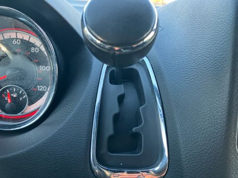 Used 2019 Dodge Grand Caravan SXT image 23