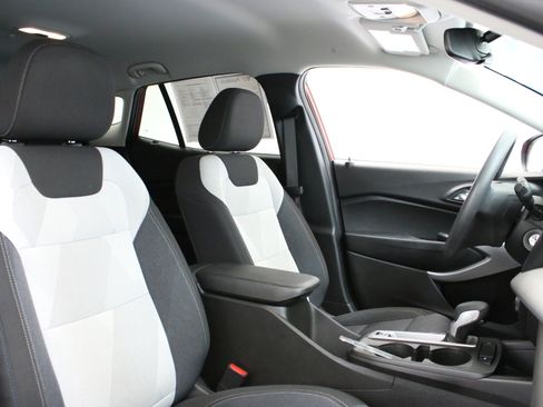 Used 2024 Chevrolet Trax LS FWD image 29