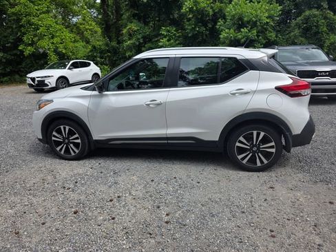 Used 2020 Nissan Kicks SR FWD image 25