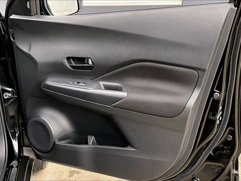 Certified 2025 Nissan Kicks Play S image 21