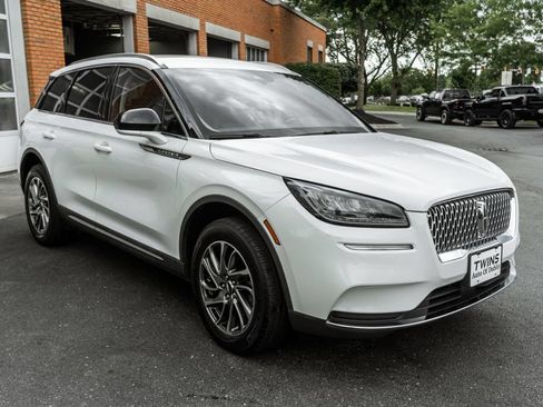Used 2022 Lincoln Corsair AWD w/ Equipment Group 101A image 6