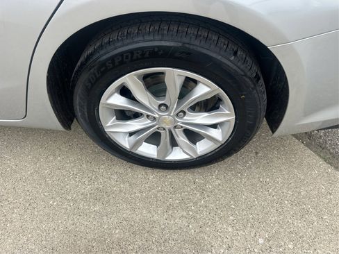 Used 2021 Chevrolet Malibu LT image 19