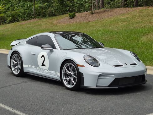 Certified 2025 Porsche 911 GT3 RWD image 32