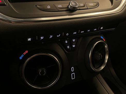 Used 2023 Chevrolet Blazer LT image 14