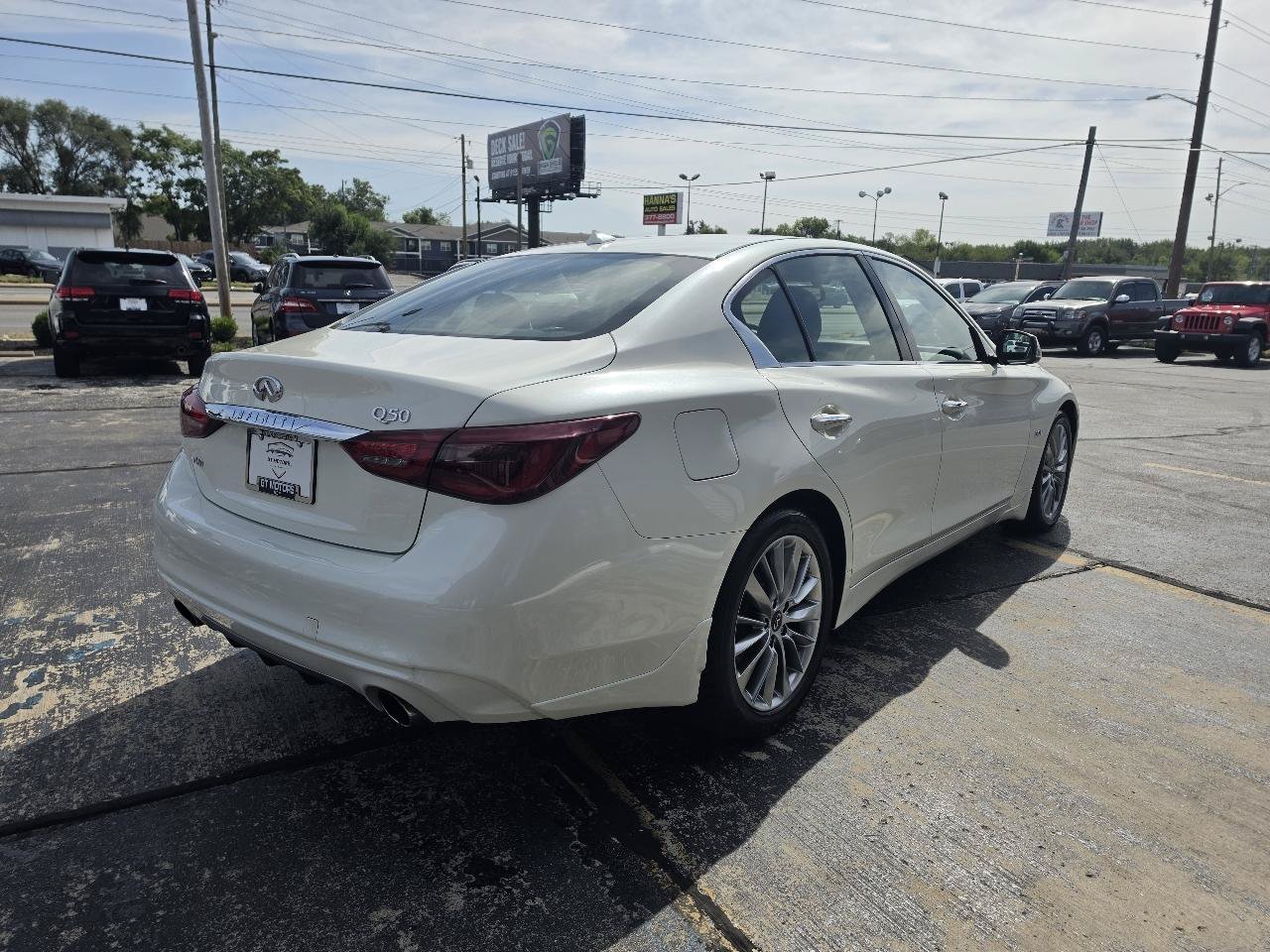 Used 2019 INFINITI Q50 Luxe w/ Essential Package (3.0T Luxe) AWD/4WD image 5