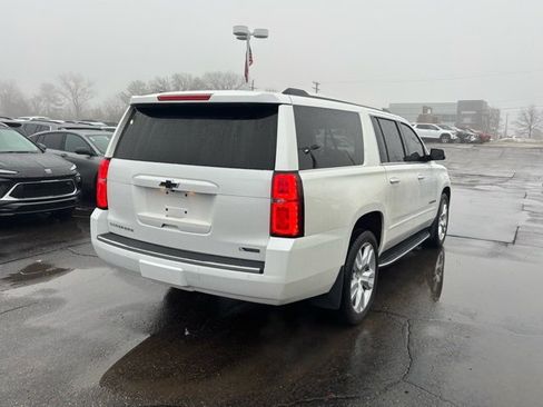 Used 2017 Chevrolet Suburban Premier image 5