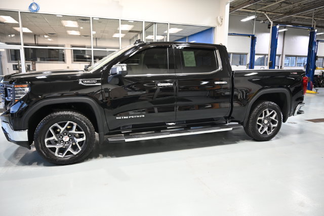 Used 2025 GMC Sierra 1500 SLT w/ SLT Premium Plus Package AWD/4WD image 10