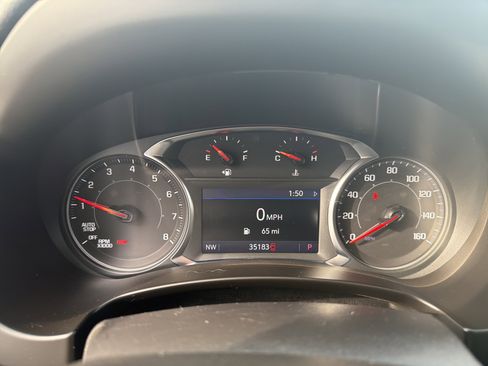 Used 2023 GMC Terrain SLT image 14