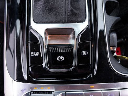 Used 2022 Kia Carnival SX image 27