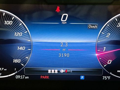 Used 2026 Mercedes-Benz GLB 250 image 12