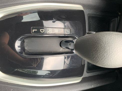 Used 2016 Nissan Rogue SV w/ SV Premium Package FWD image 16
