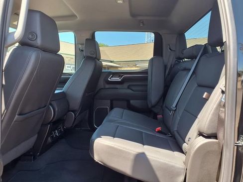 Used 2025 GMC Sierra 1500 SLT AWD/4WD image 16