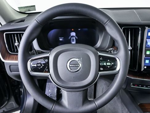 Certified 2023 Volvo XC60 B5 Plus w/ Climate Package AWD/4WD image 9