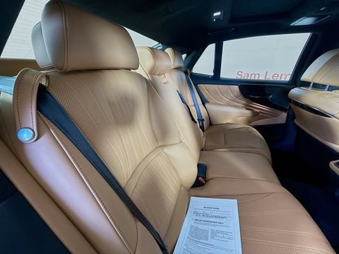 Used 2023 Lexus LS 500 AWD w/ Luxury Package image 27
