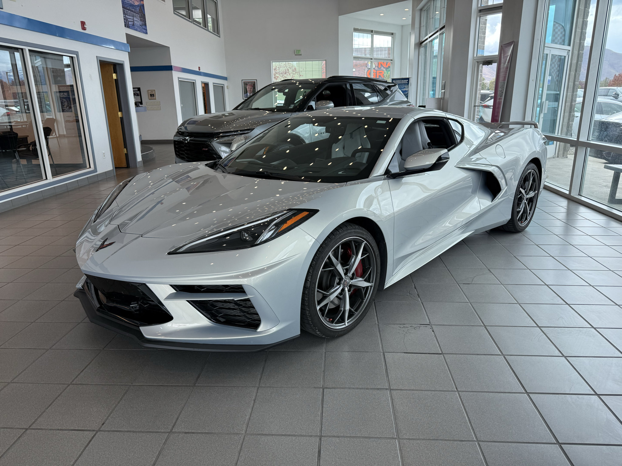 Used 2021 Chevrolet Corvette Stingray Preferred Cpe w/ Z51 Performance Package RWD image 1