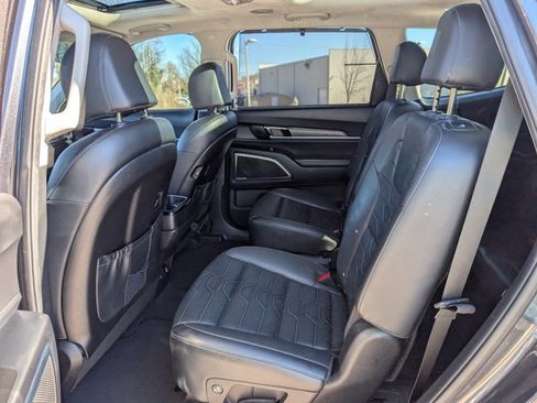 Used 2022 Kia Telluride SX w/ SX Prestige Package image 14