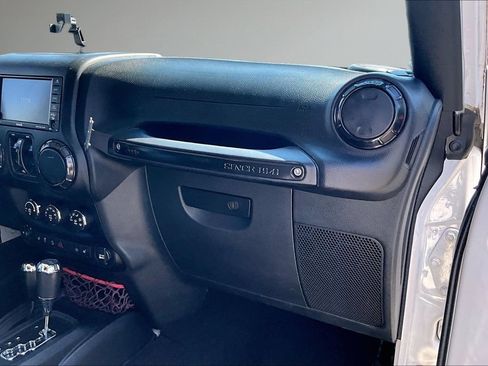 Used 2017 Jeep Wrangler Unlimited Rubicon AWD/4WD image 24