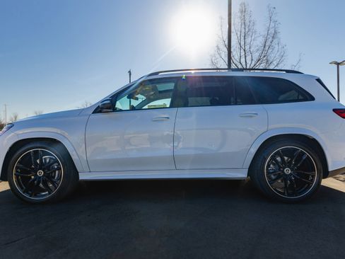 New 2026 Mercedes-Benz GLS 450 4MATIC image 9
