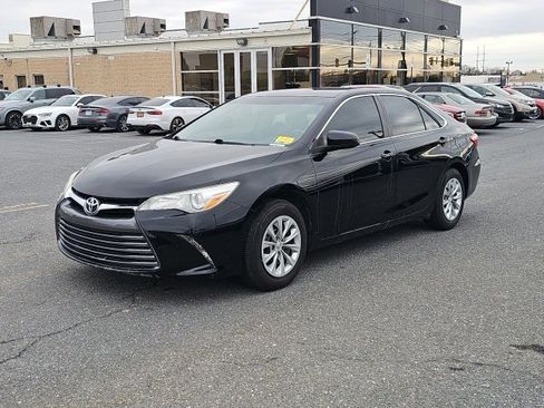 Used 2016 Toyota Camry LE image 15