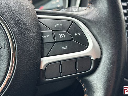 Used 2019 Jeep Compass Latitude image 29