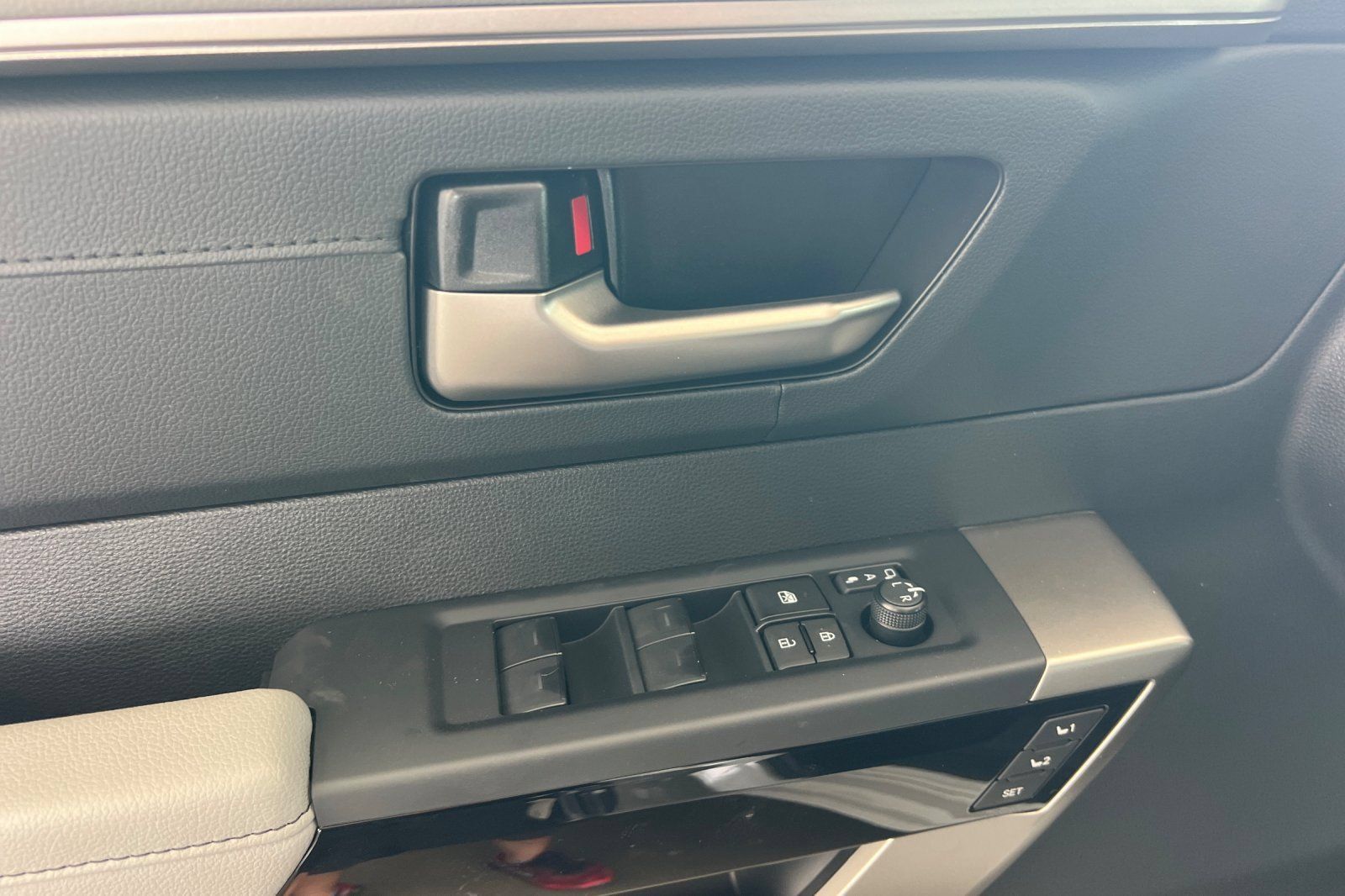 New 2026 Toyota Tundra Limited AWD/4WD image 8