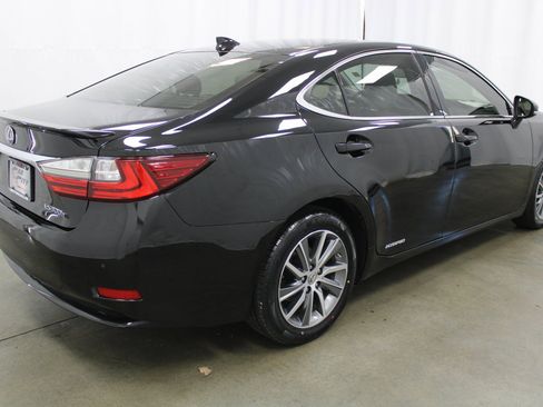 Used 2018 Lexus ES 300h image 5