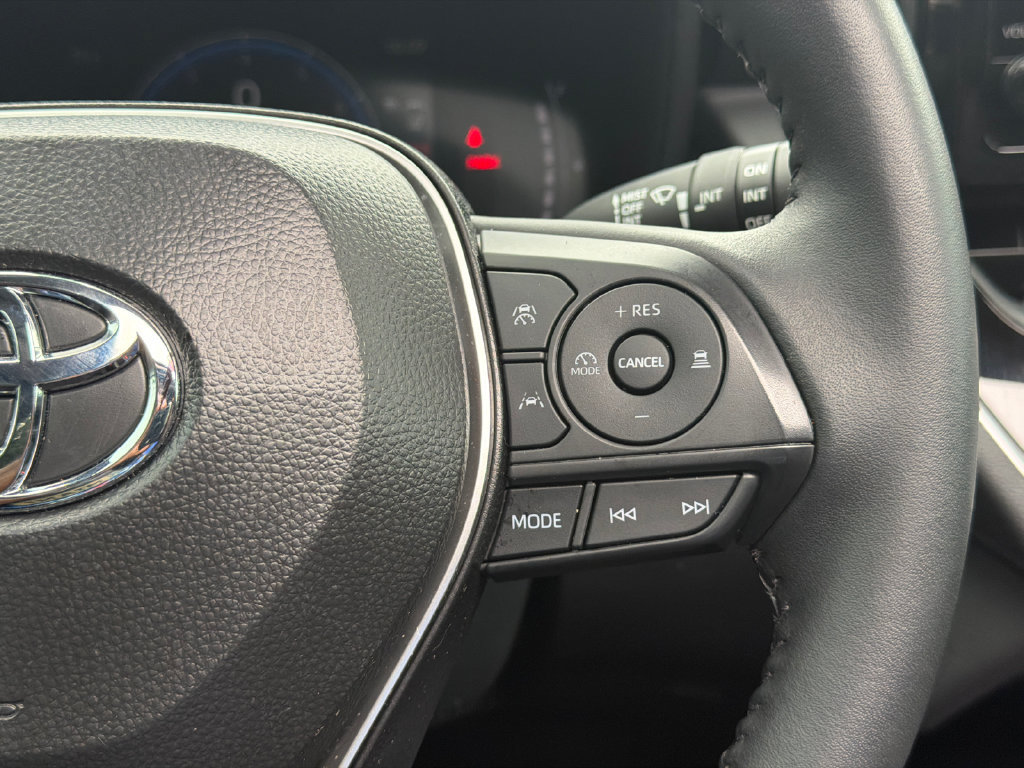 Used 2026 Toyota Corolla Cross LE w/ Moonroof Package FWD image 30