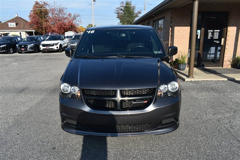 Used 2016 Dodge Grand Caravan SE FWD image 8