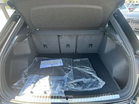 New 2025 Audi Q3 2.0T Premium image 28